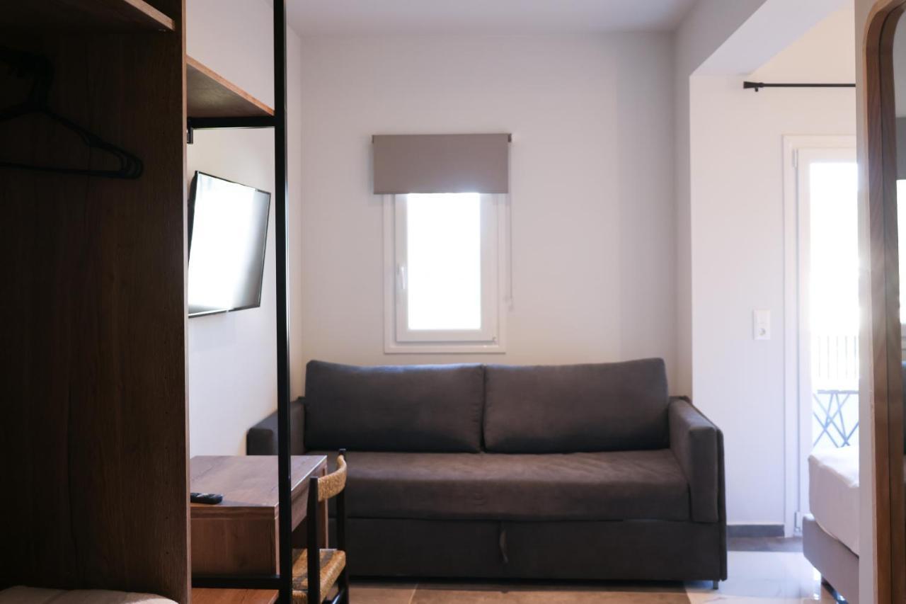 Uphill Unique Boutique Suites スキアトスタウン エクステリア 写真